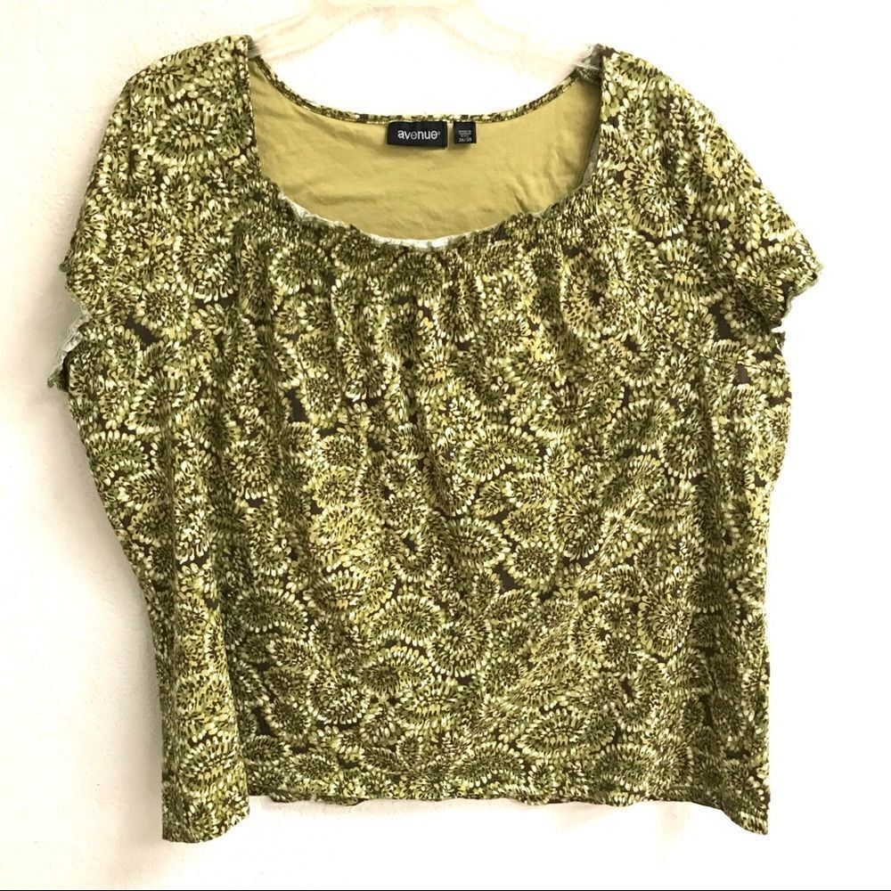 Avenue smocked square neck floral t-shirt 26/28